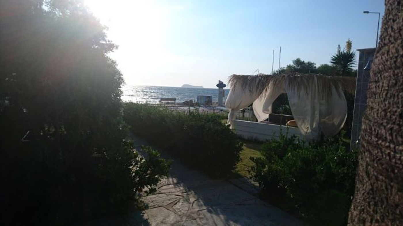 Sun and Sea Beach Hotel