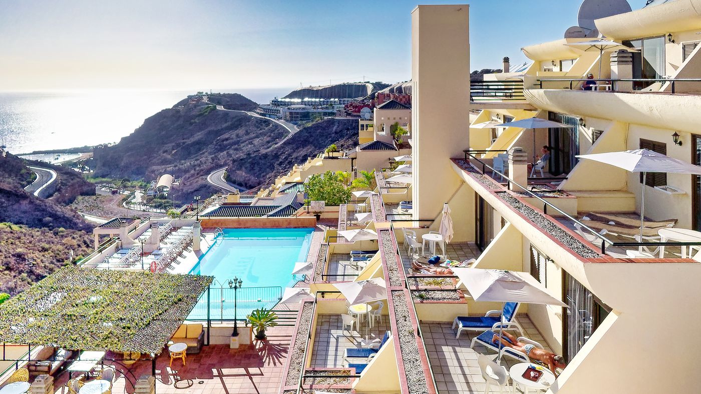 Roslara-Apartment-Pool-41