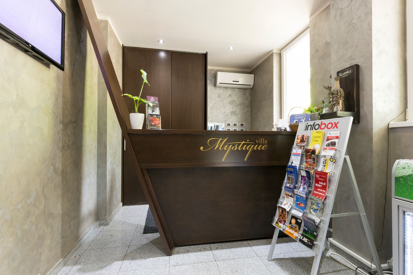 Villa Mystique-Serbia-Belgrade-Lobby-5