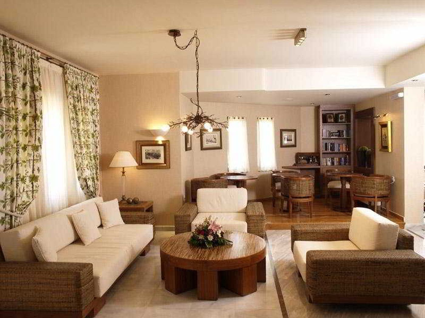 Silver-Beach-Lobby-25