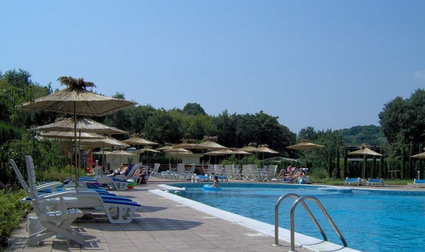 Joya-Park-Complex-Pool-7