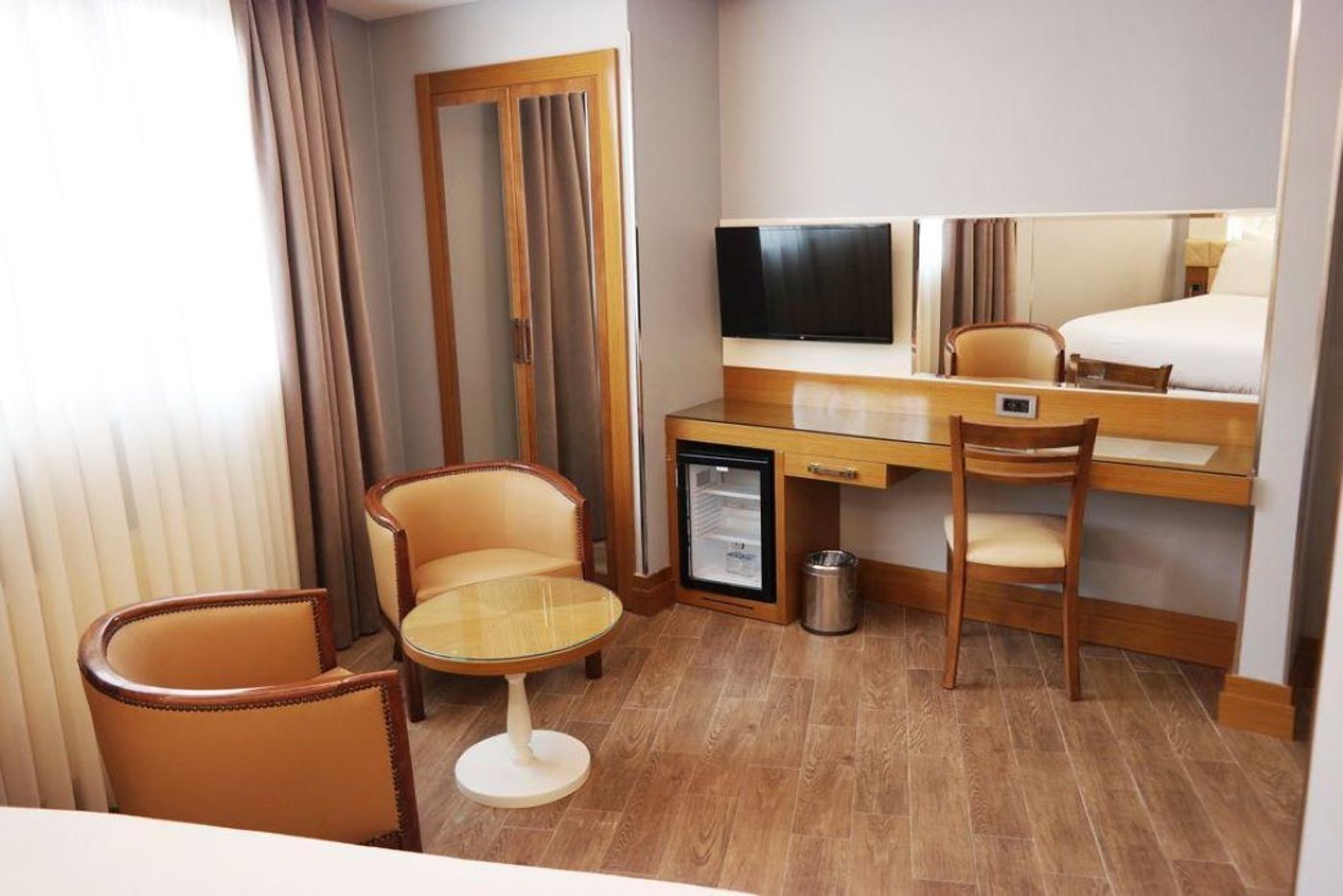 Grand-Star-Room-32