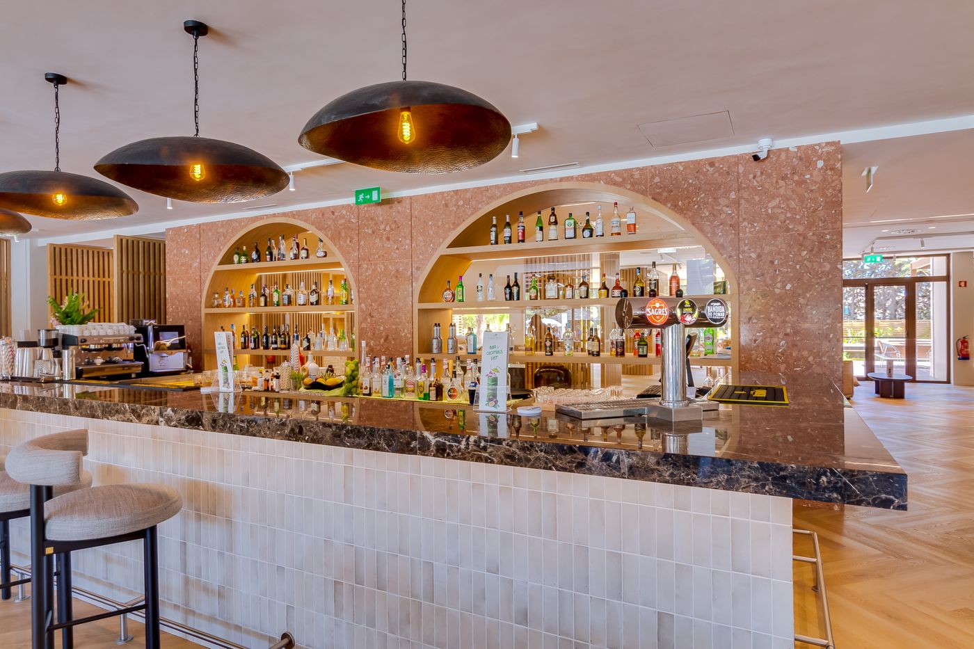 Falesia-Hotel---Adults-Only-Bar-37