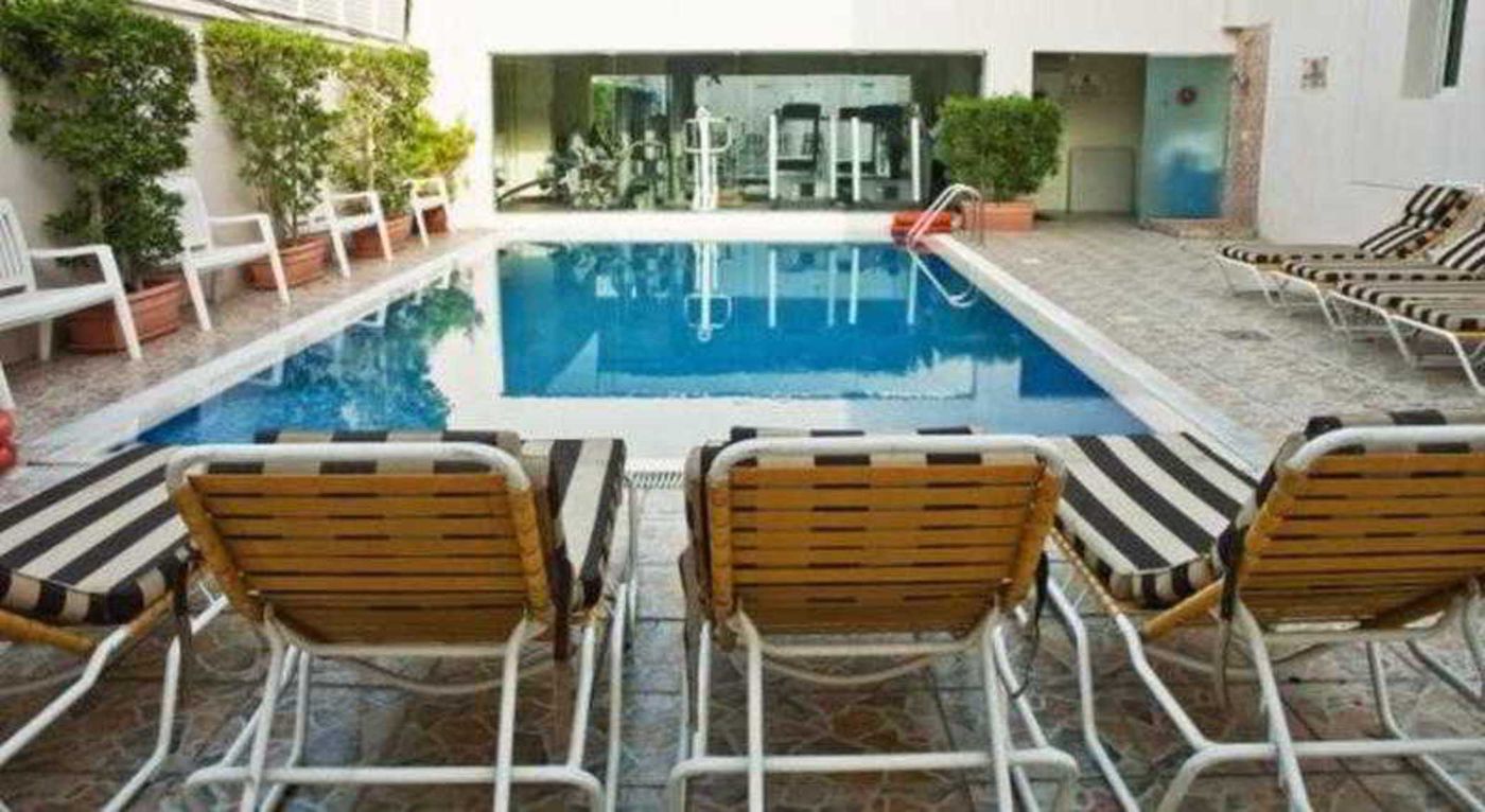 Regent-Beach-Resort-Jumeirah-Pool-4