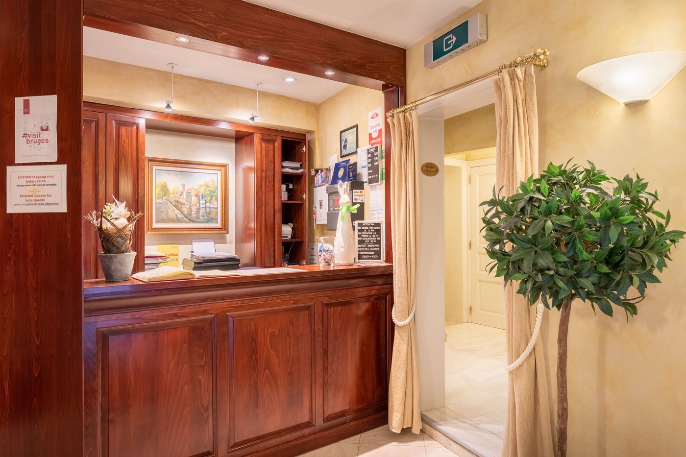 Albert 1-Belgium-BRUGGE-Lobby-7