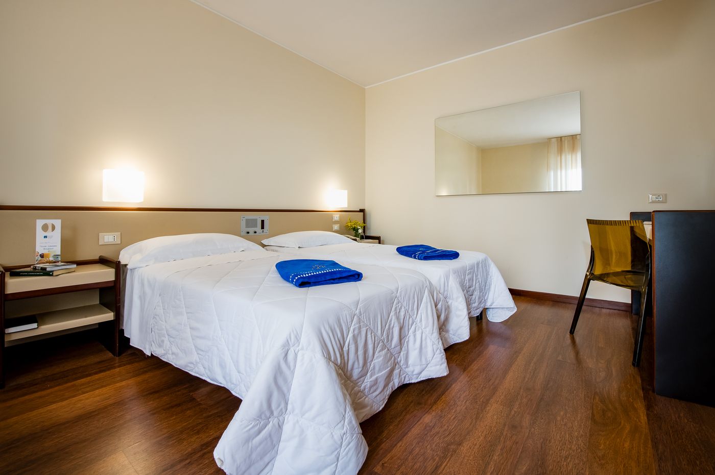 Astoria-Palace-Hotel-Room-18