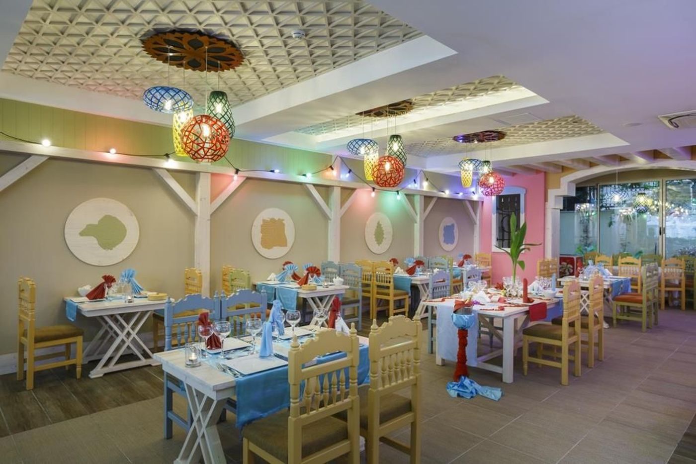 Side-Crown-Palace-Restaurant-32