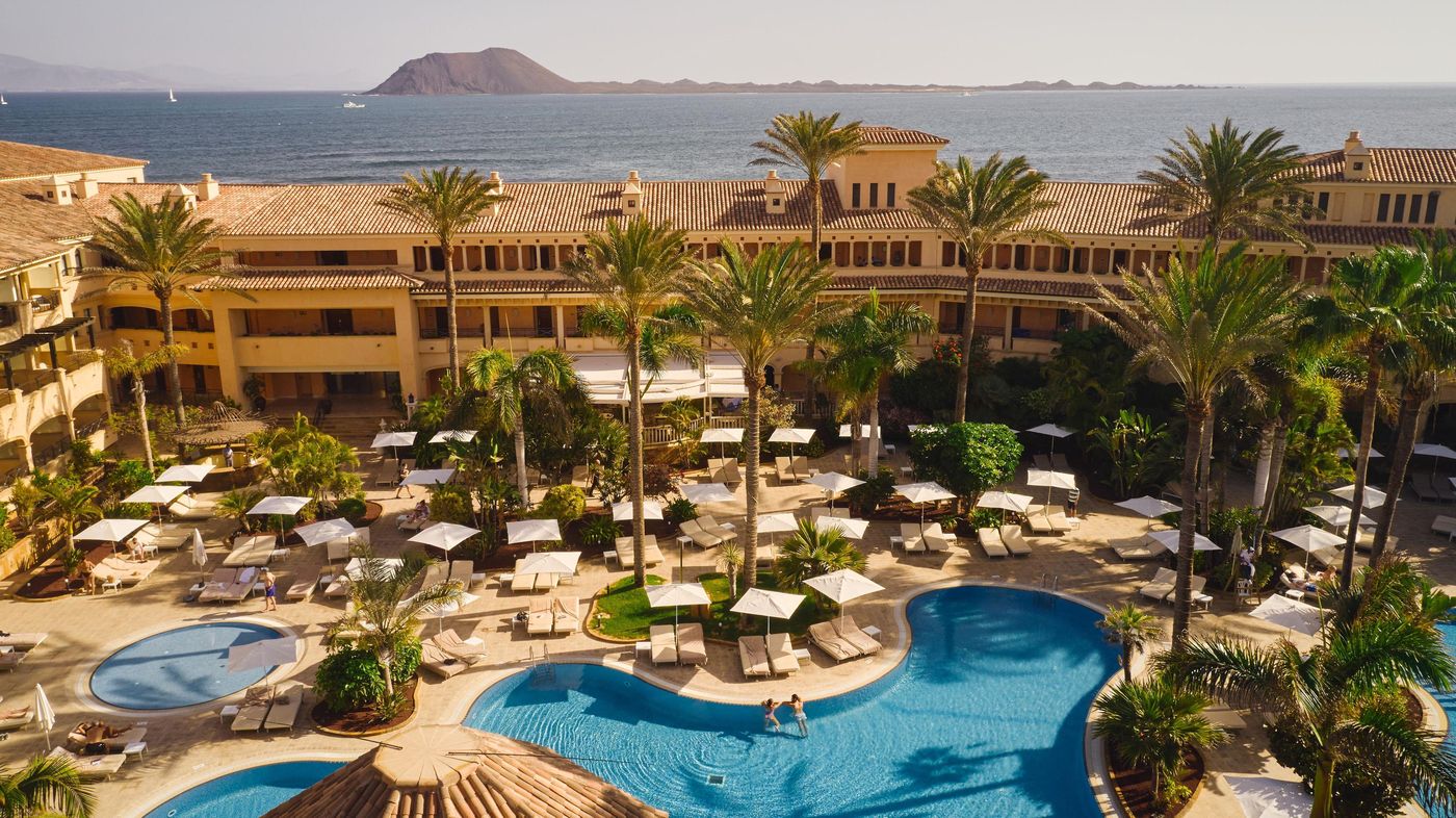 Secrets-Bahia-Real-Resort---Spa---Adults-Only-18--Pool-11