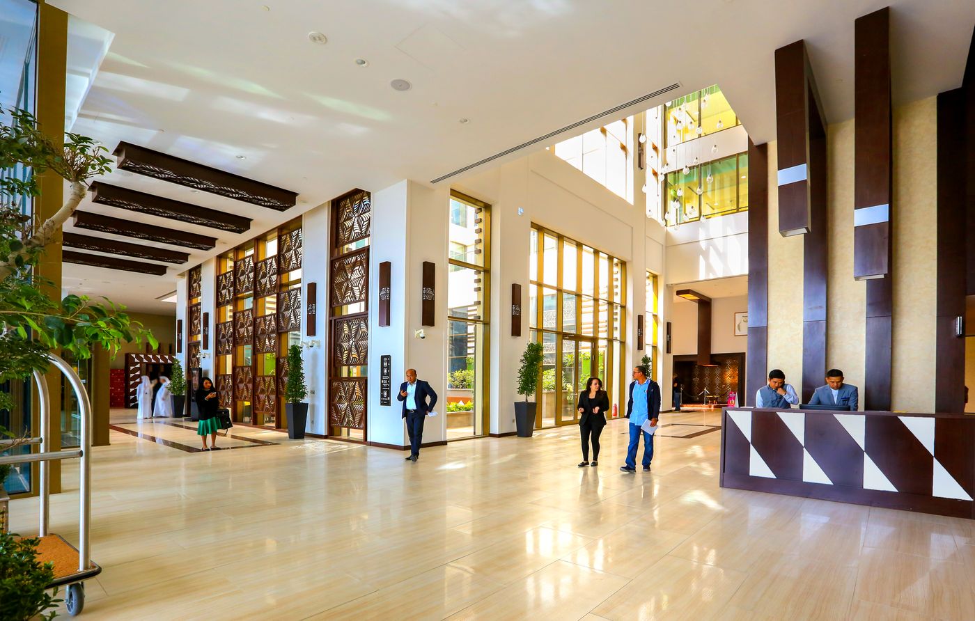 Metropolitan-Hotel-on-Sheikh-Zayed-Road-Dubai-Lobby-77