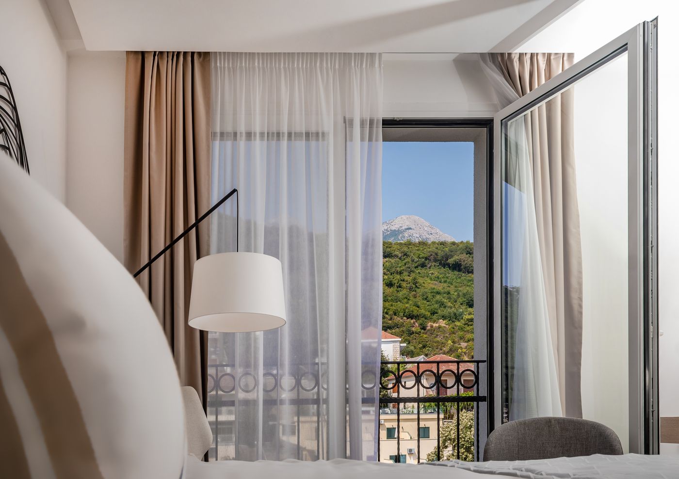 Lazure-Hotel---Marina-Room-56