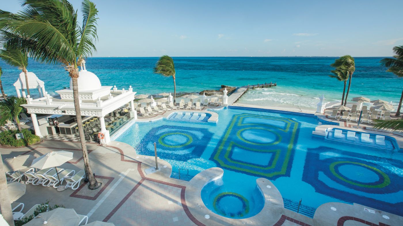 Riu-Palace-Las-Americas-All-Inclusive-Pool-13