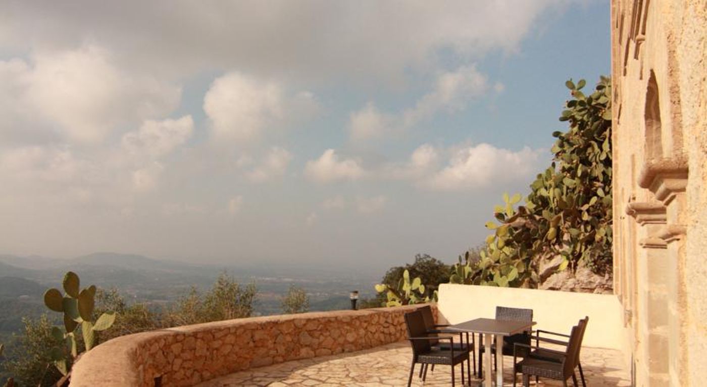 Petit Hotel Hostatgeria Sant Salvador