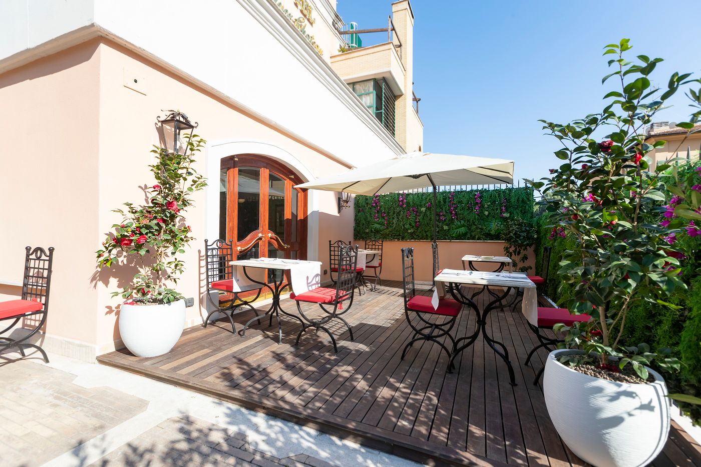 River-Chateau-Terrace-1