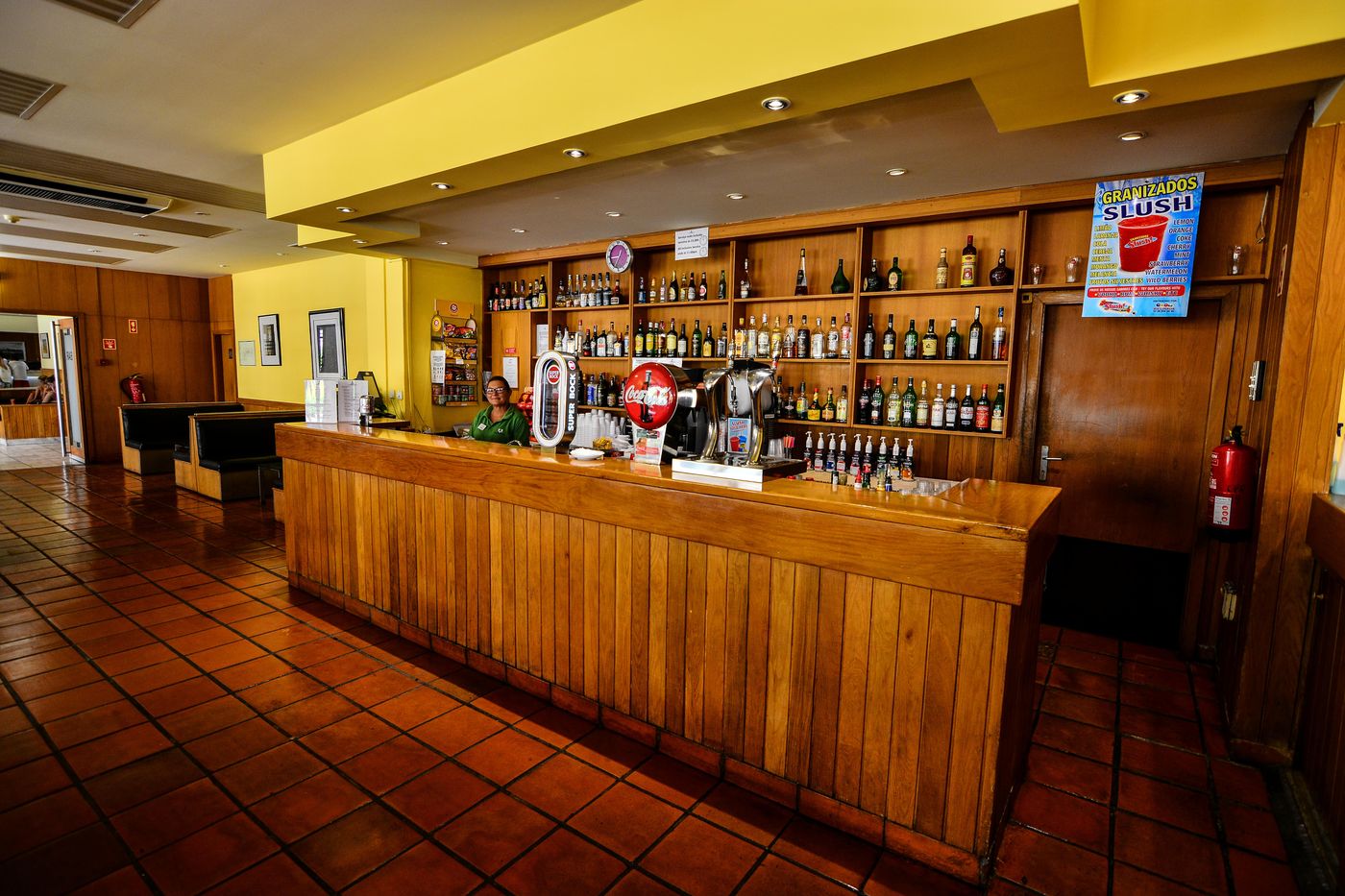 Clube-Praia-da-Rocha-Bar-18