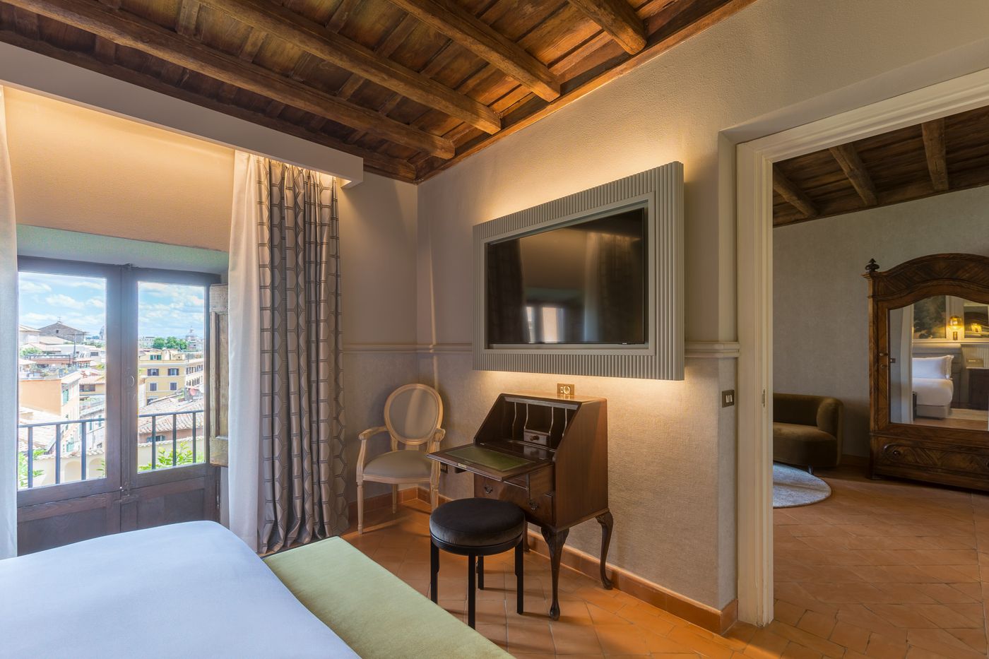 Donna-Camilla-Savelli-Room-23