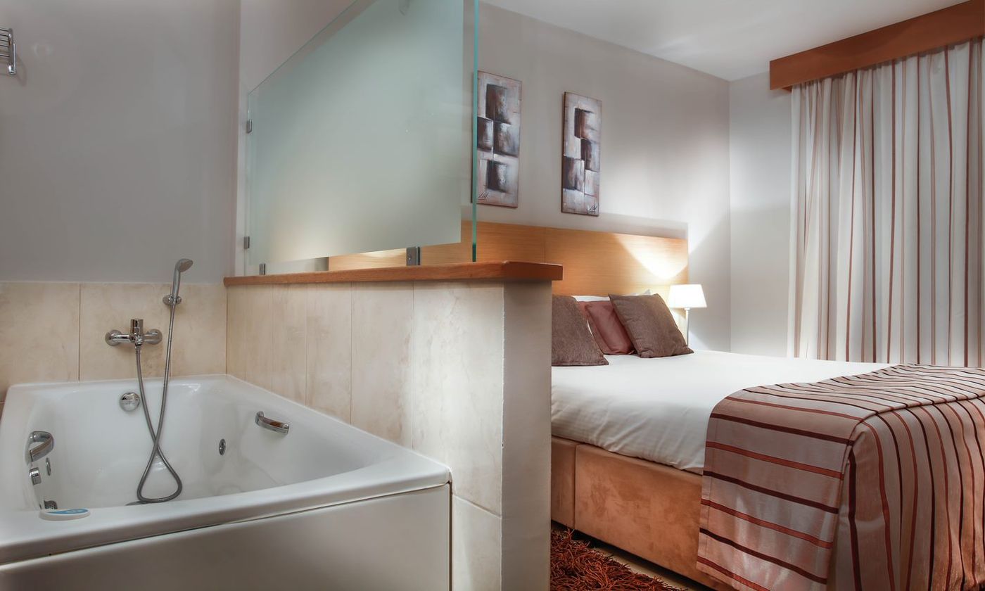 Macdonald La Ermita Club