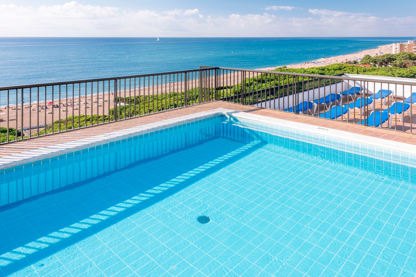 Tropic-Park-Hotel-Pool-35