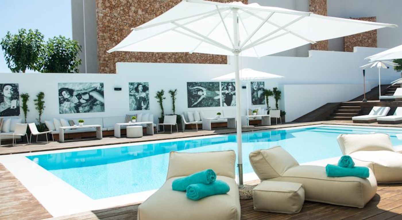 Hotel Zhero-Hostal Deluxe