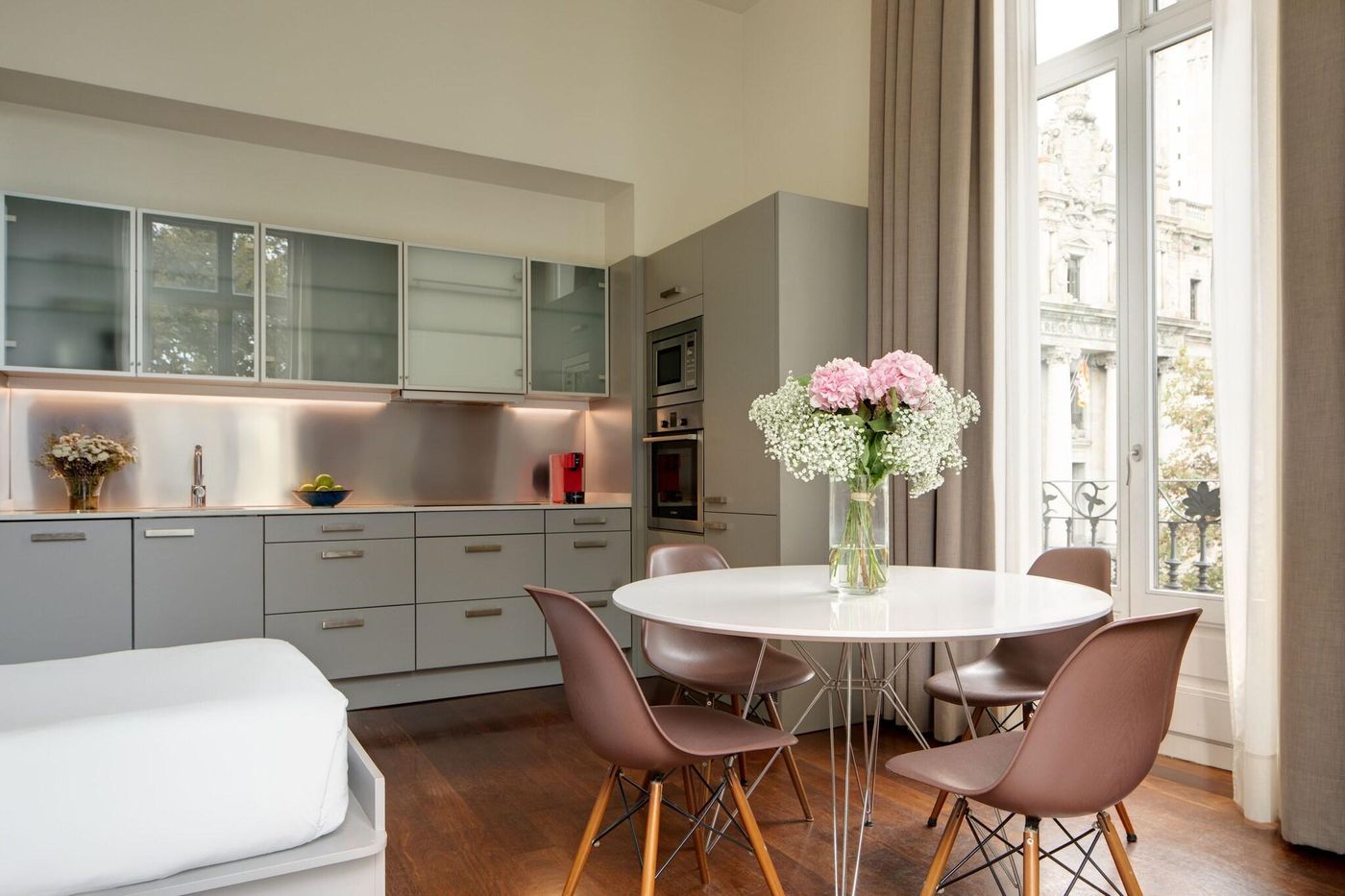 Duquesa Suites-Spain-Barcelona-Room-1