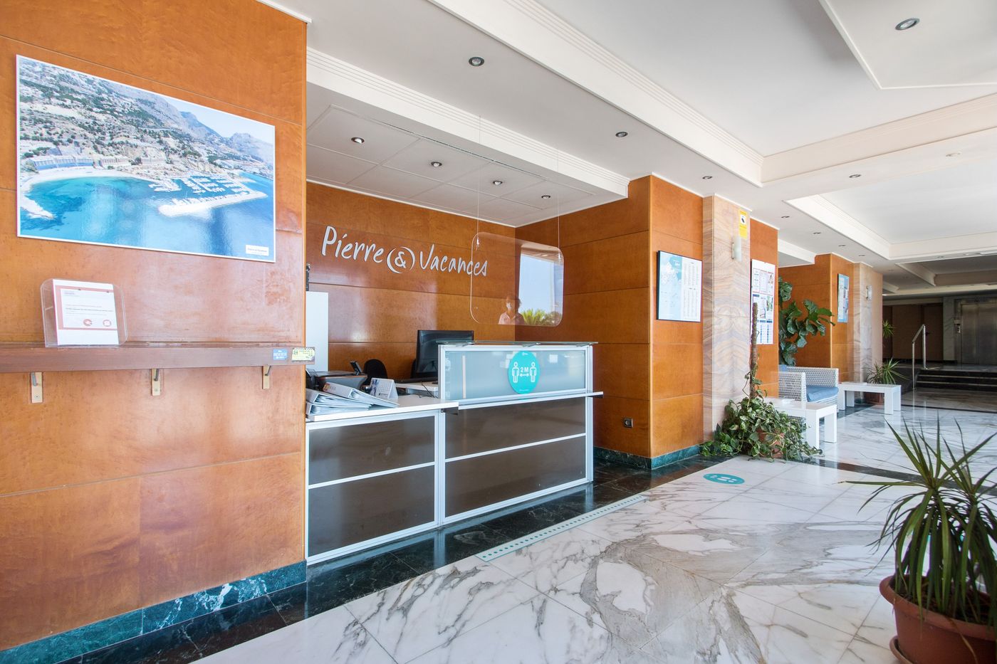 Pierre---Vacances-Altea-Beach-Lobby-18