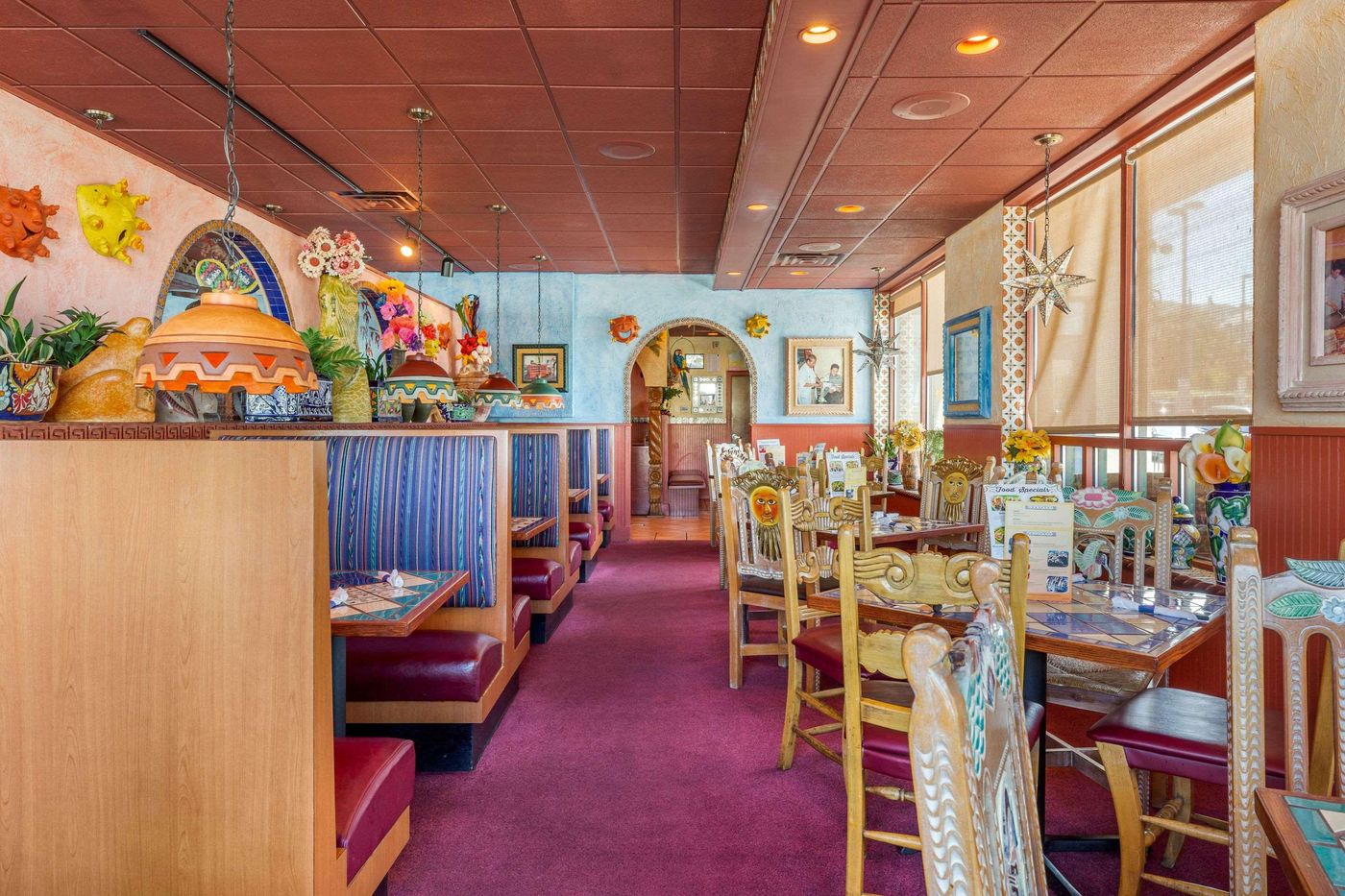 Comfort-Inn---Suites-Logan-Airport-Restaurant-46