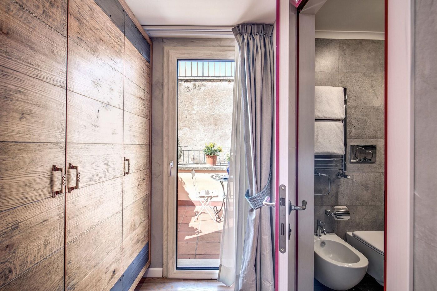 Parlamento-Boutique-Hotel-Room-33