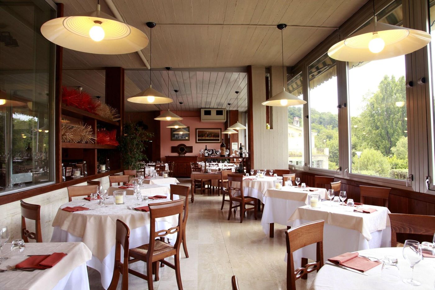 Country-Club-Restaurant-28