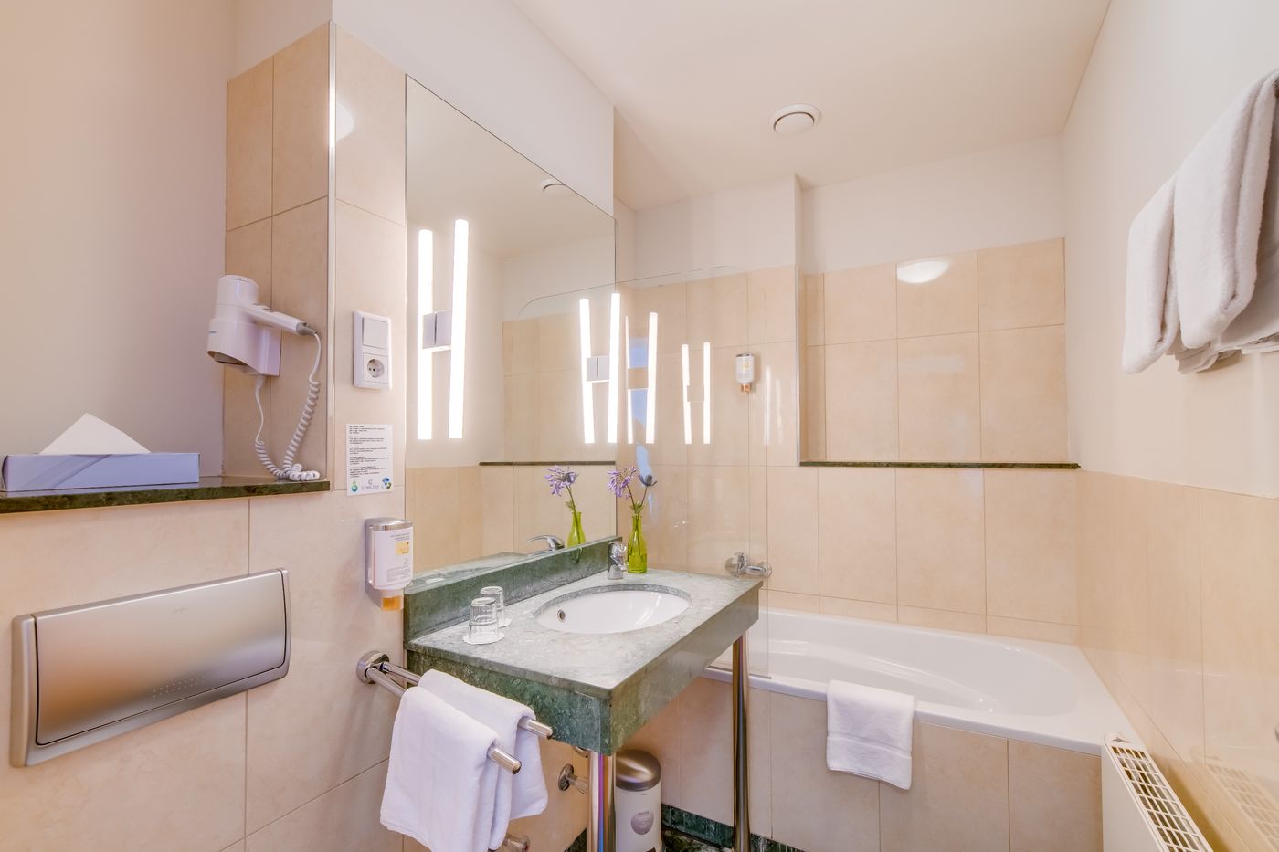 Come-Inn-Berlin-Kurfurstendamm-Opera-Room-26