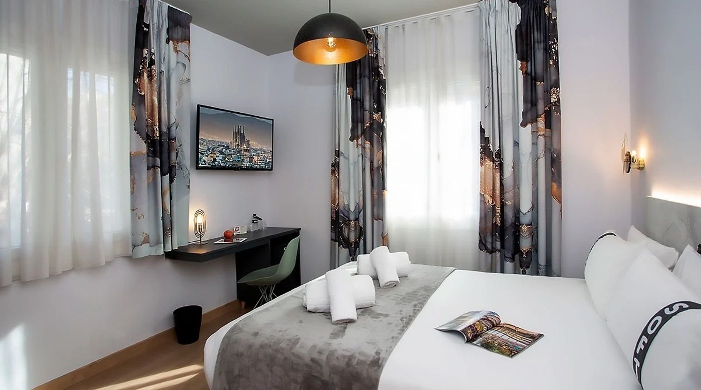 Medium Pisma- amend name to Casual Colours Barcelona