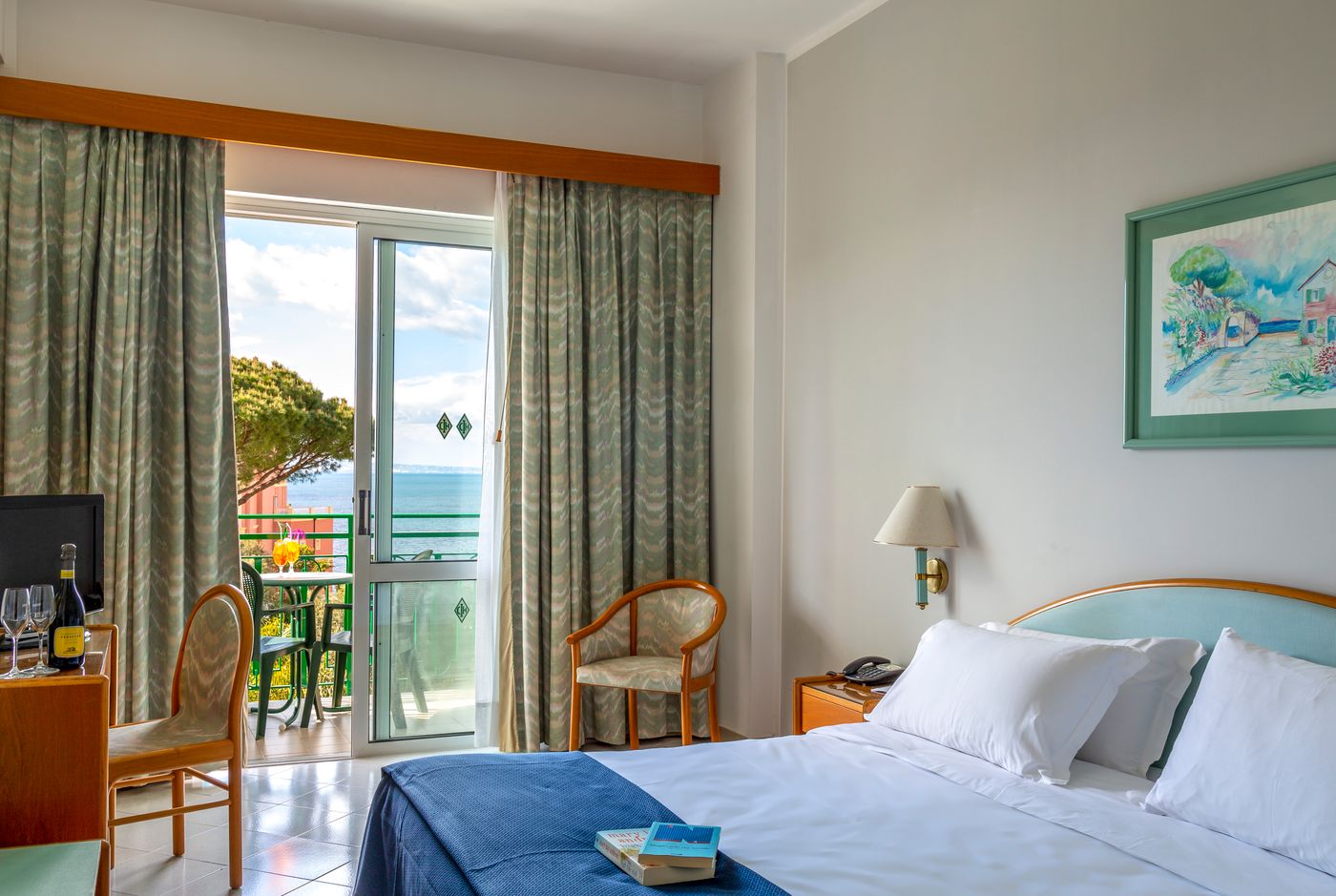 Carlton-International-Room-9