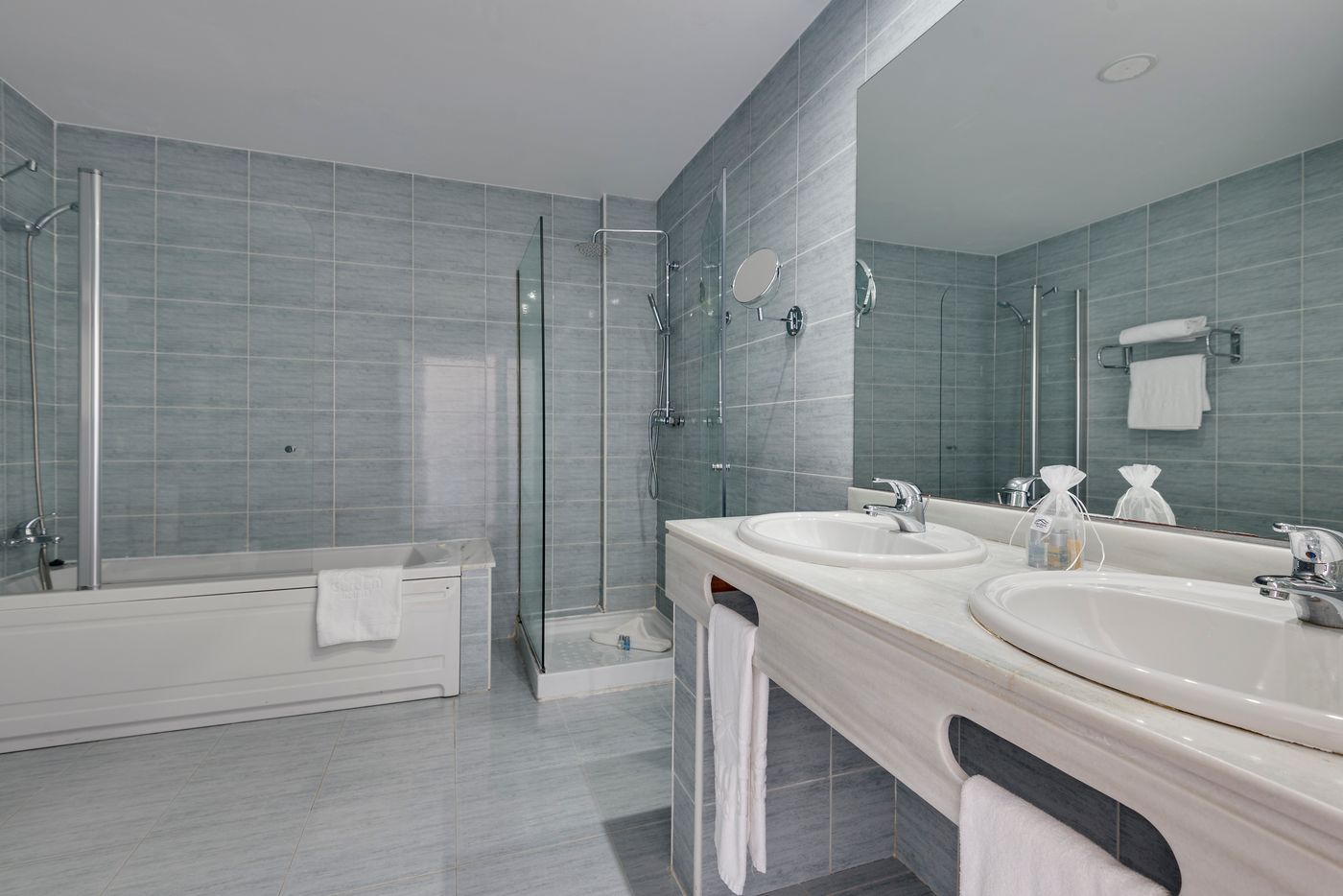 Cabogata-Garden-Room-45