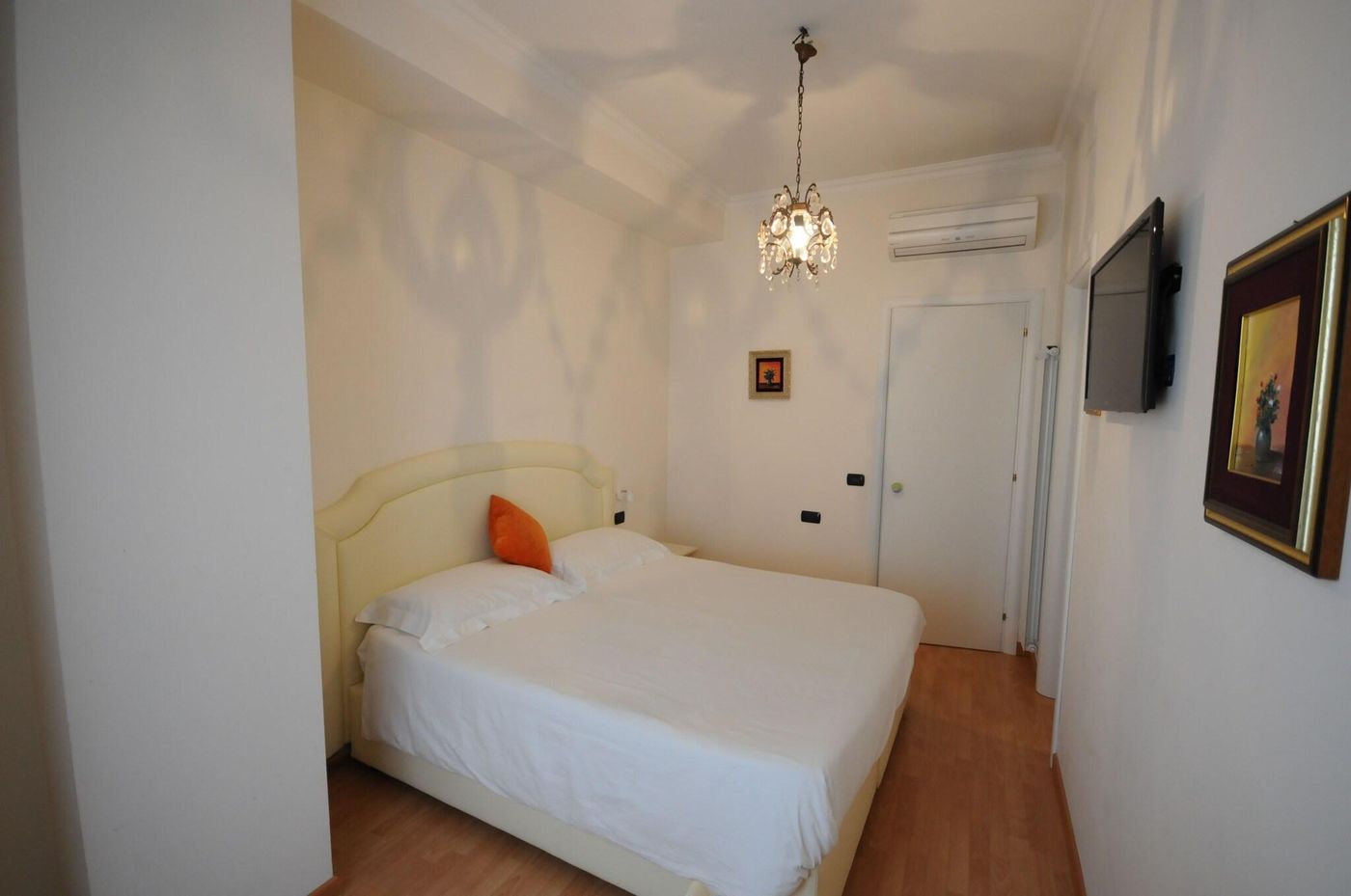 Roma-Tiburtina-Station-Room-14