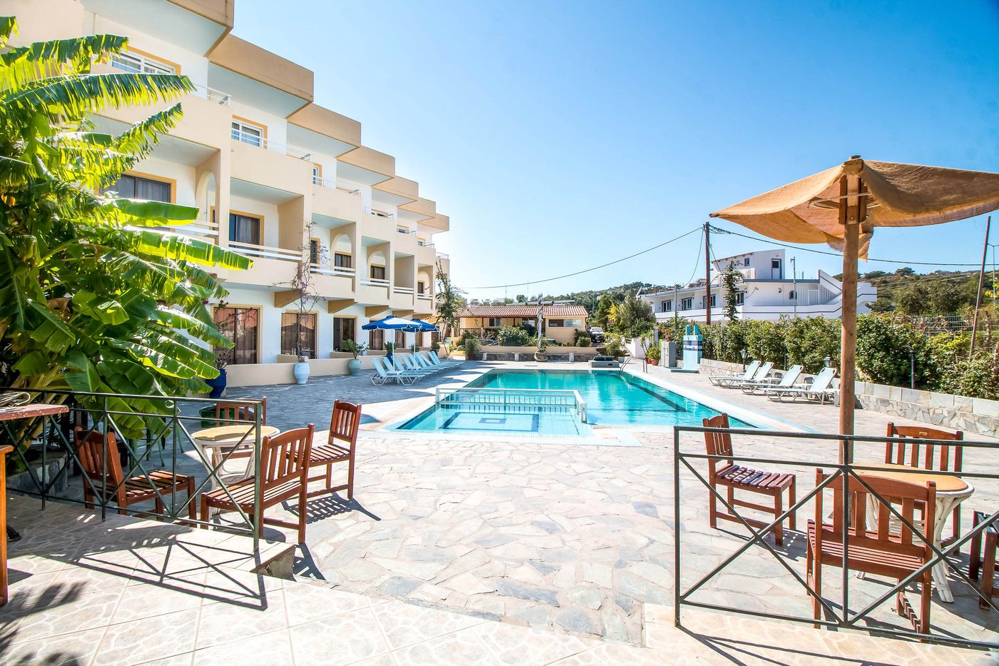 Kiras-Studios-Pool-4