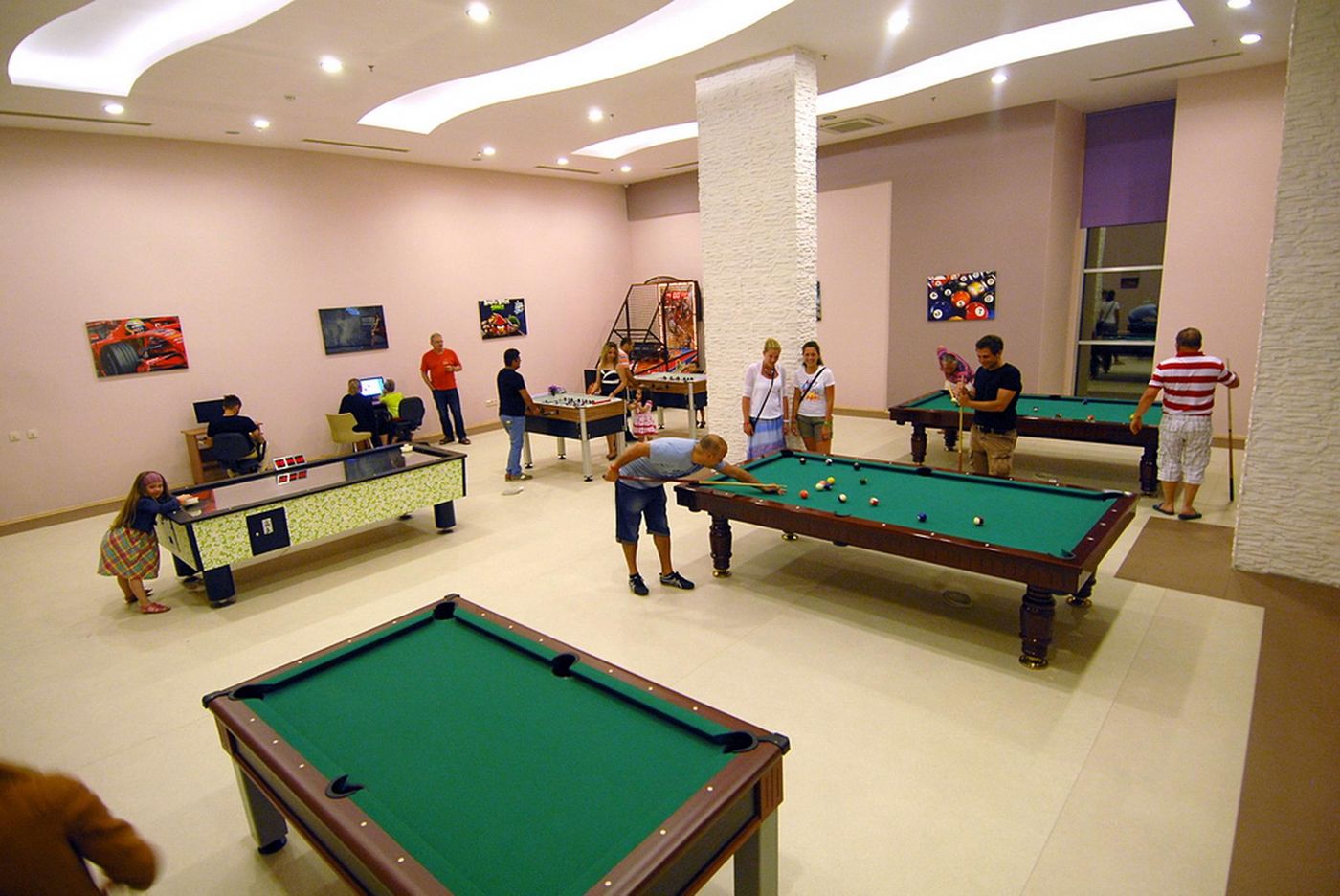 Dizalya-Palm-Garden-Hotel-Sports-and-Entertainment-40