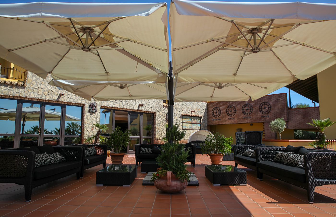 Baia-di-Ulisse-Terrace-10