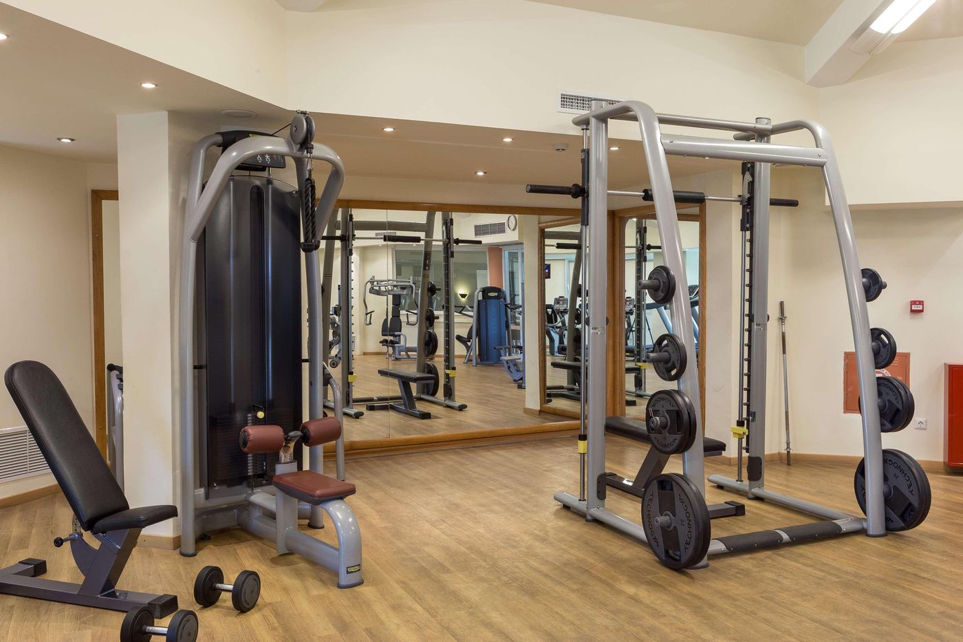 Neptune-Hotels---Resort--Convention-Centre---Spa-Sports-and-Entertainment-87