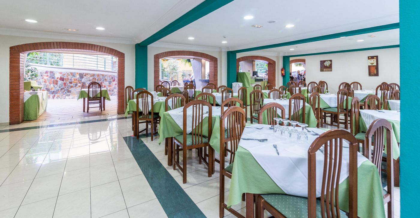 La-Carabela-Restaurant-12