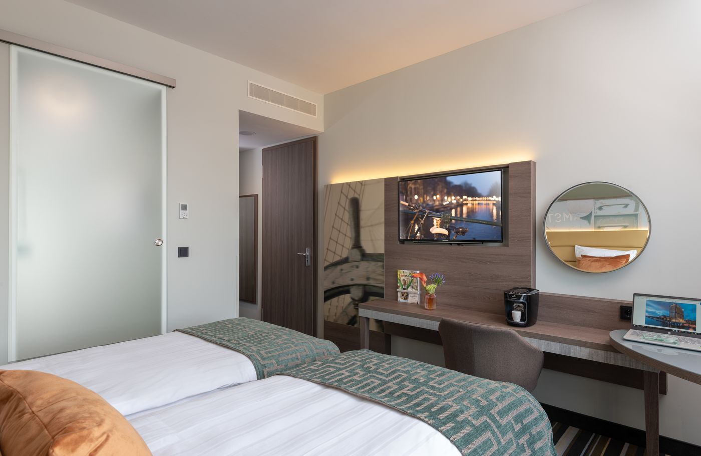 Leonardo-Royal-Hotel-Amsterdam-Room-28