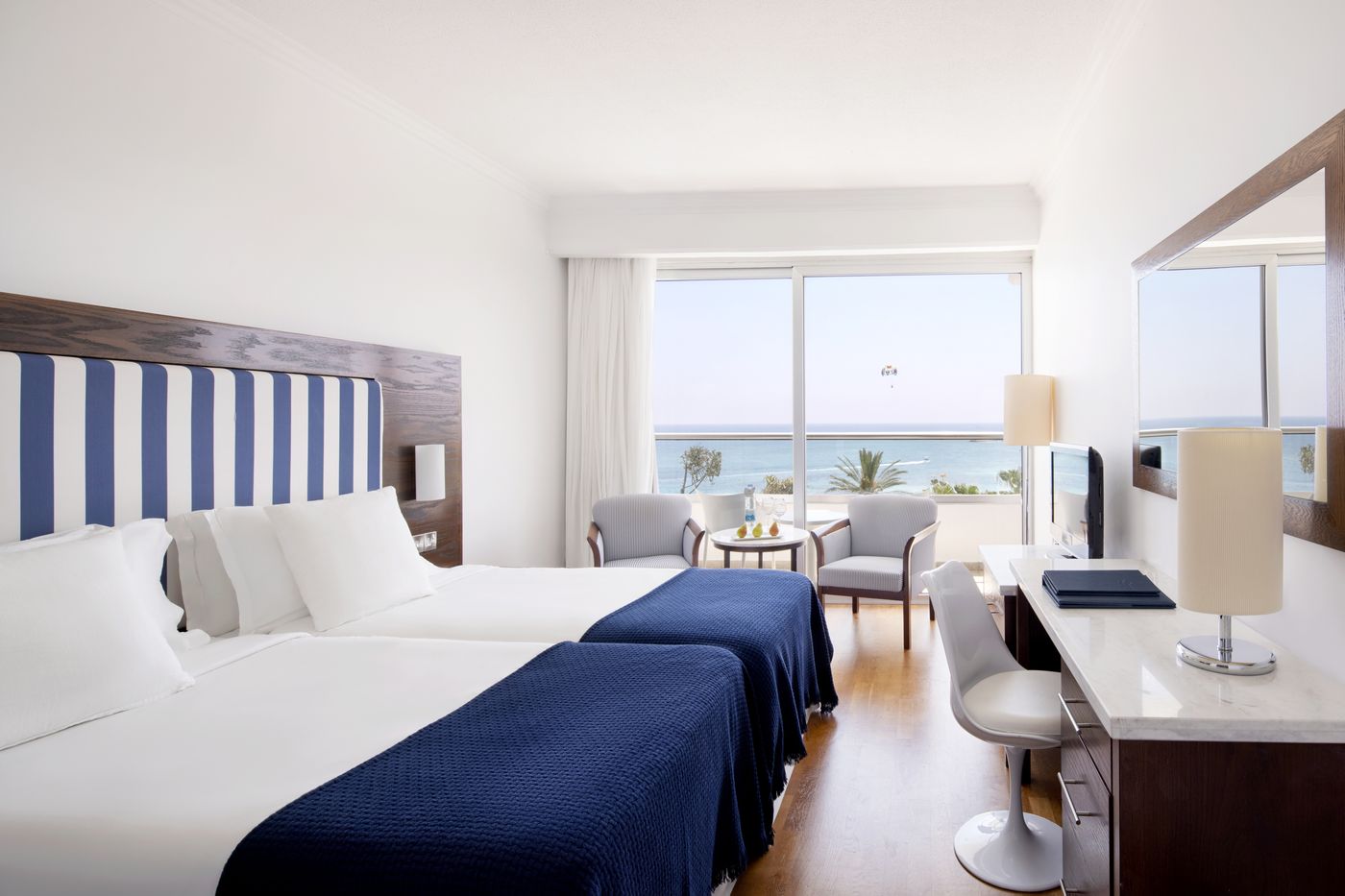 Grecian-Sands-Hotel-Room-17