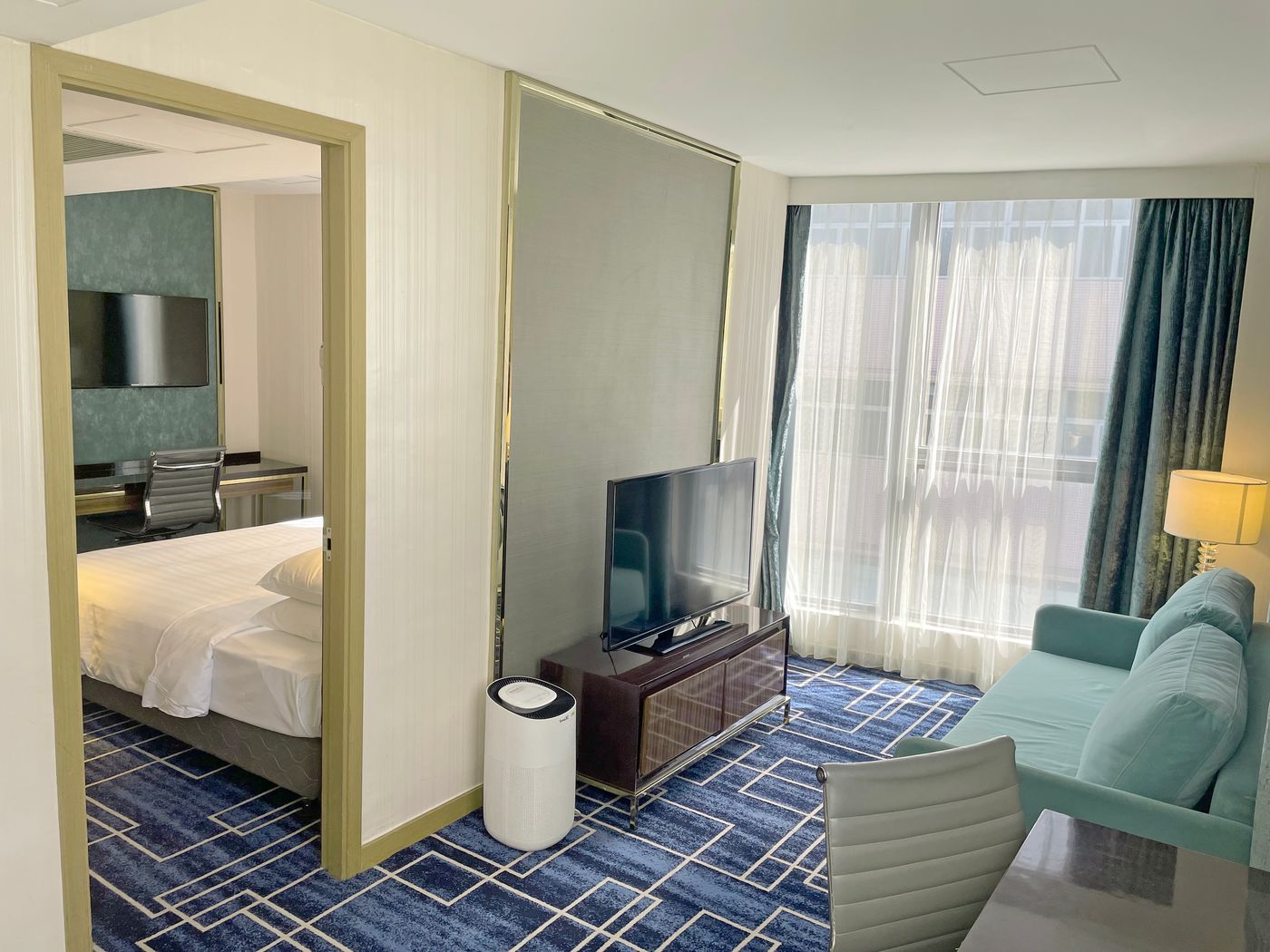 Dorsett-Tsuen-Wan-Hong-Kong-Room-10