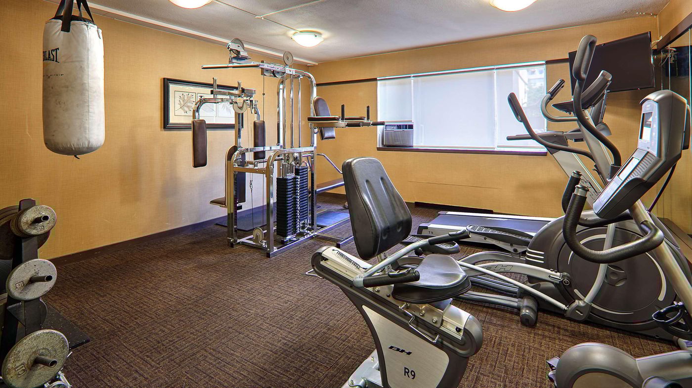 Best-Western-Plus-Sands-Sports-and-Entertainment-56