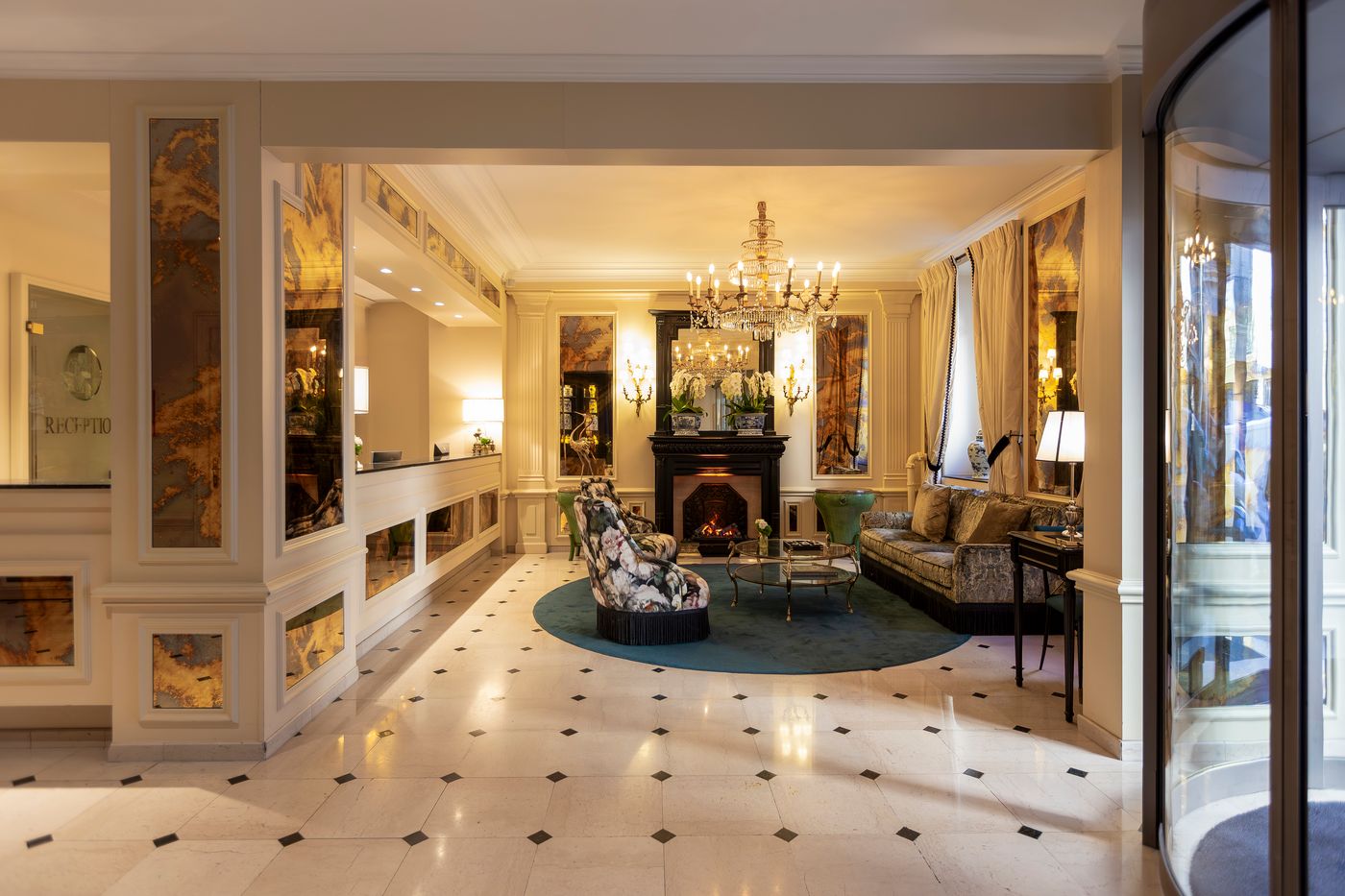 West-end-Paris-Lobby-14