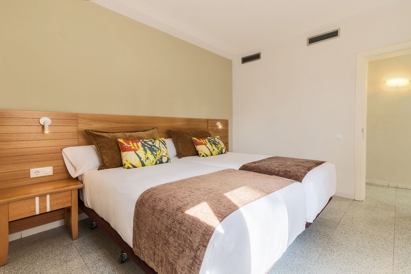 Hotel-LIVVO-Koala-Garden-Room-22