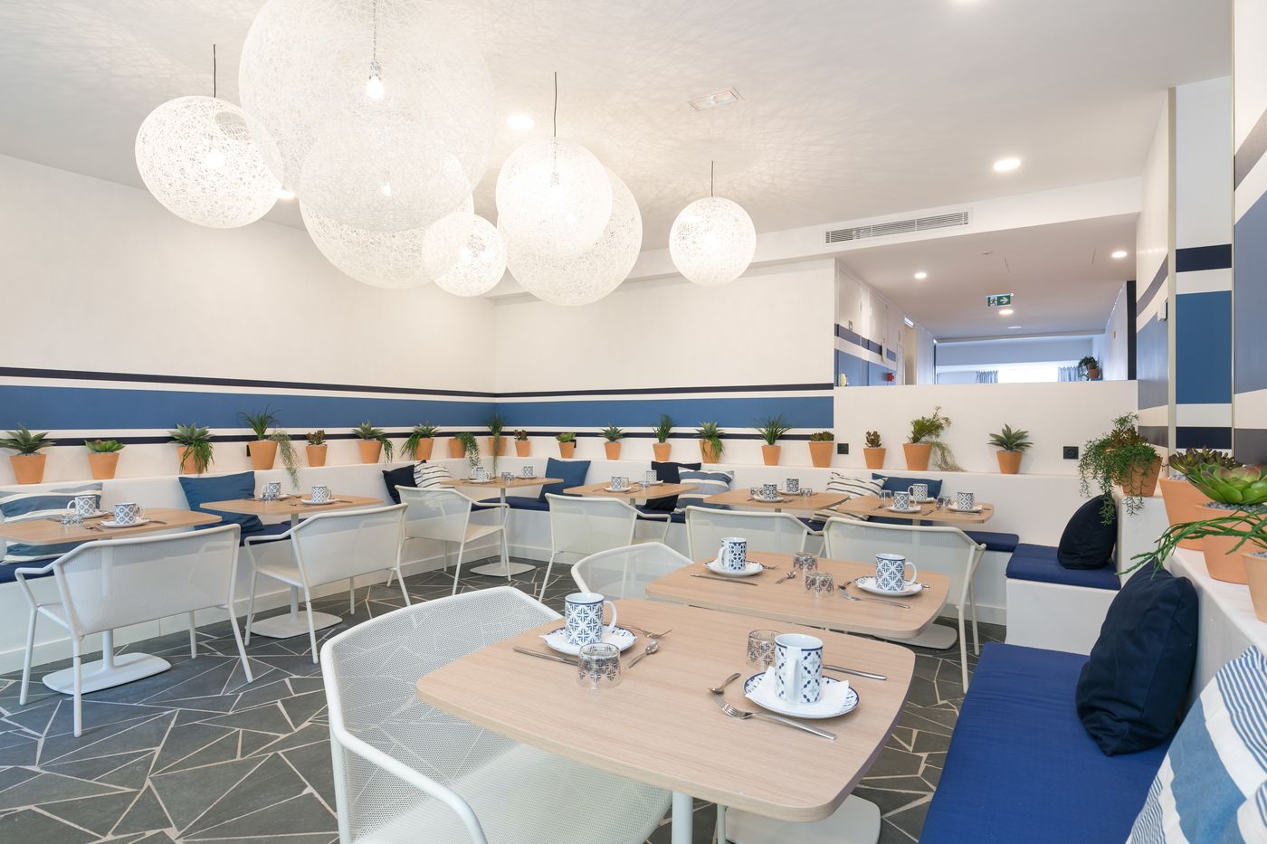 The-Deck-Hotel-by-HappyCulture-Restaurant-24