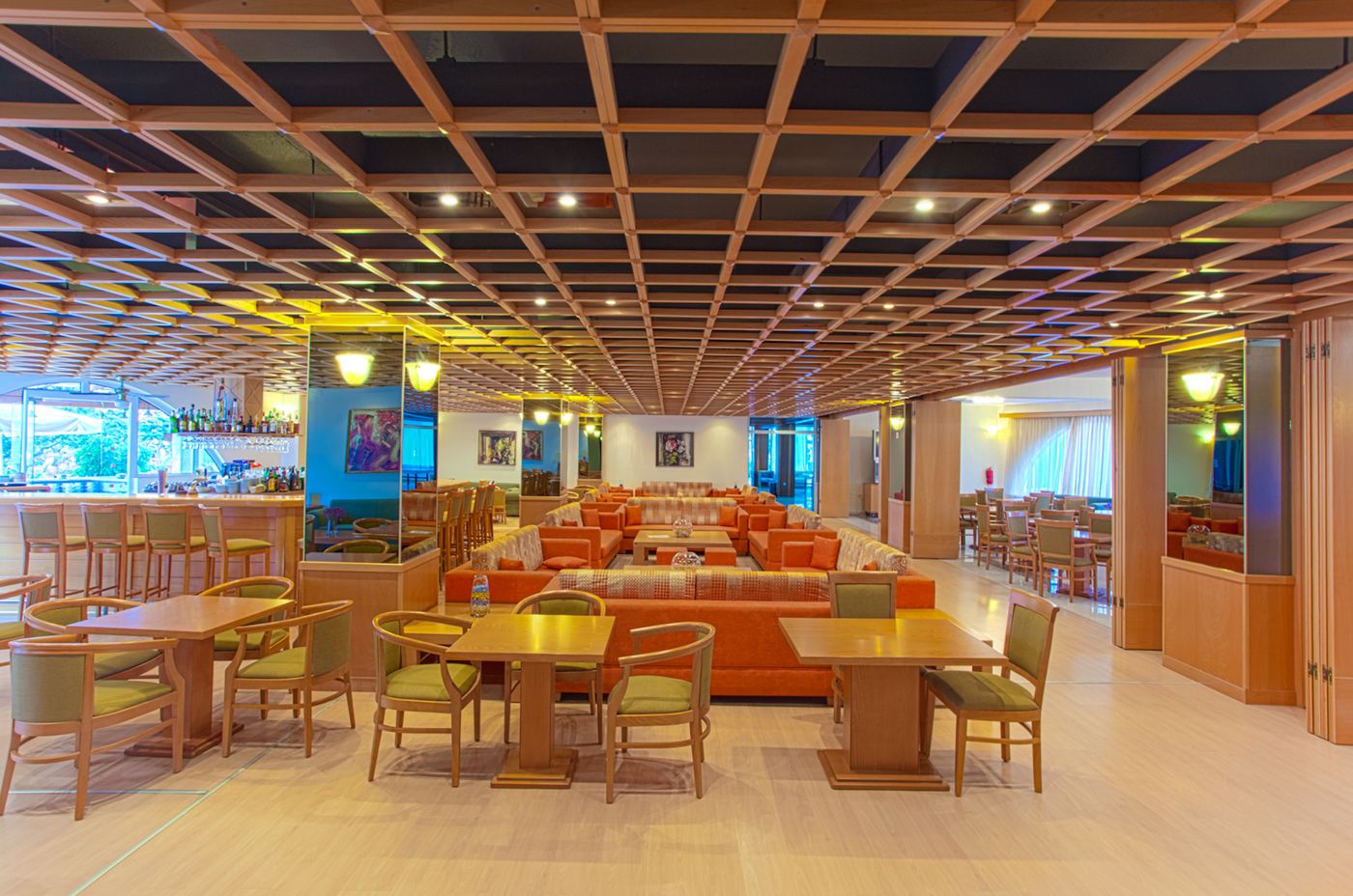 Continental-Palace-Bar-45