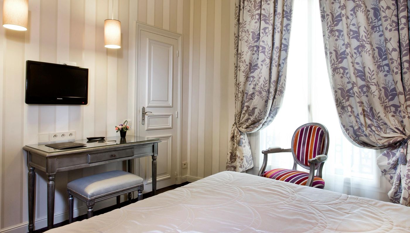 Hotel-Saint-Petersbourg-Opera---Spa-Room-14