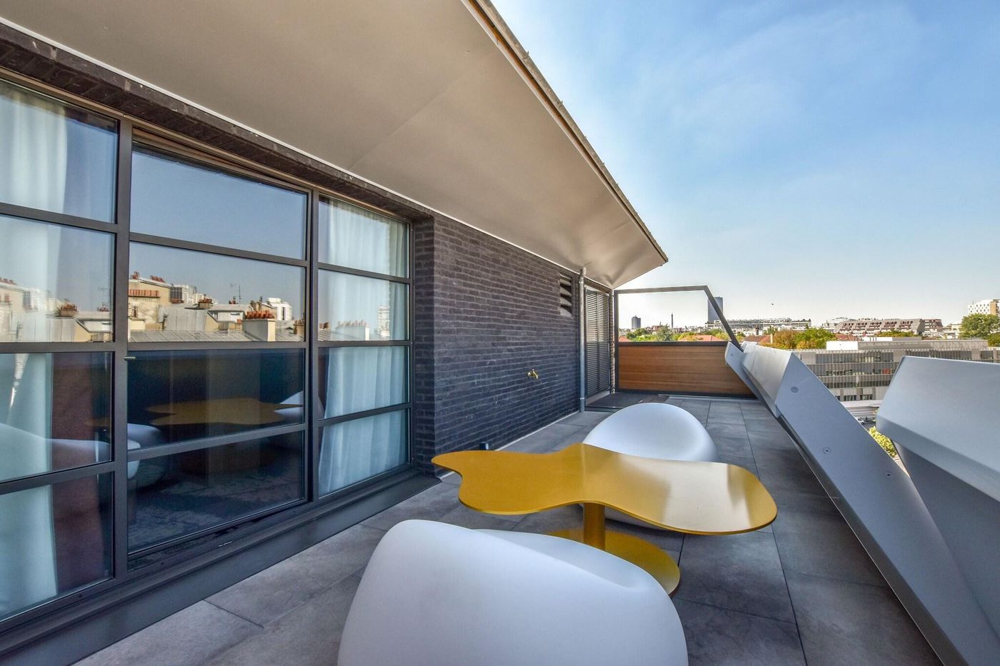 Hotel-B55-Terrace-56