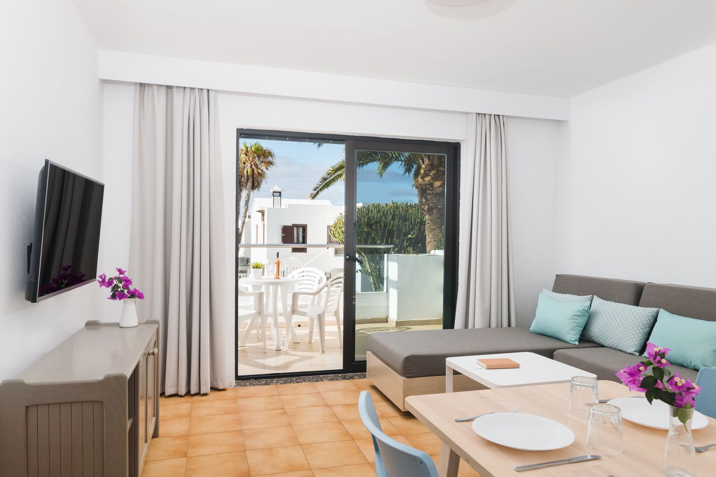 Los-Tulipanes-Room-38