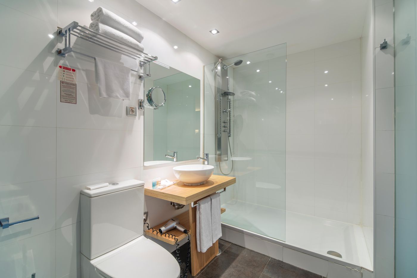 Petit-Palace-Plaza-del-Carmen-Room-26