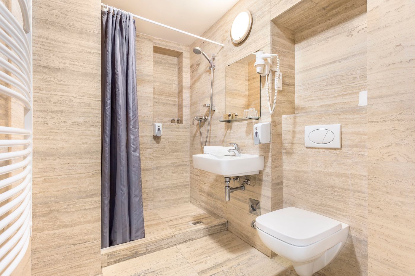 Hotel-Mika-Downtown-Room-29